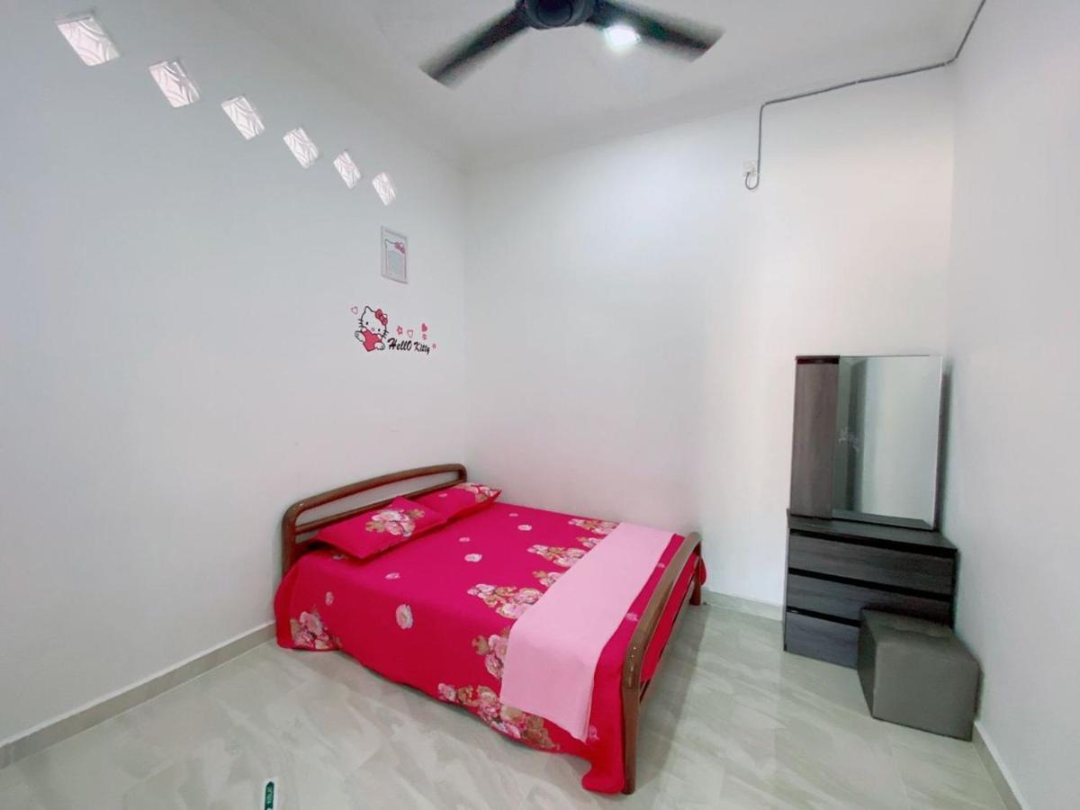 Hellokitty House - Unit 1 Villa Kuala Terengganu Exterior photo